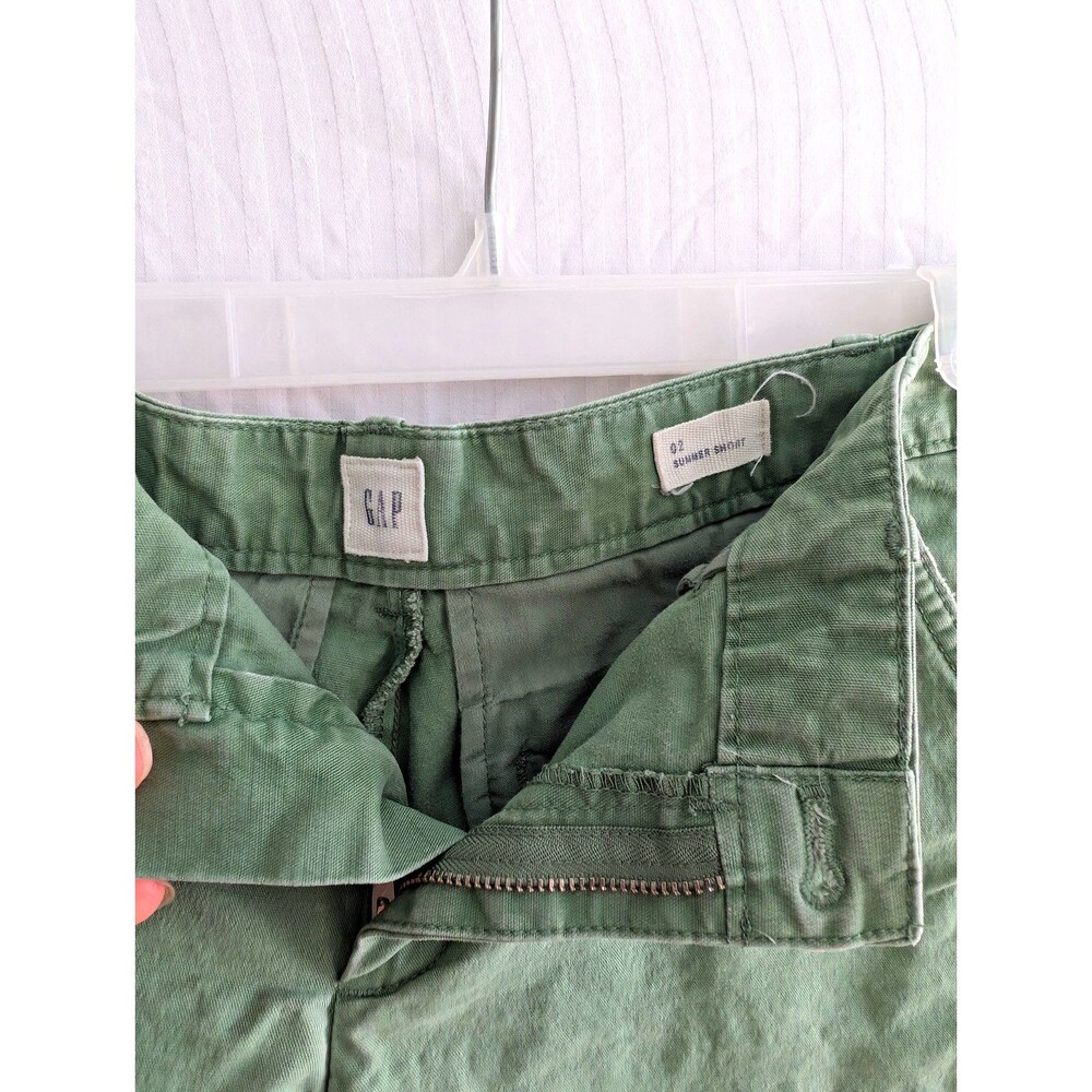 GAP Women’s Olive Green Cuffed Summer Shorts - Size 02